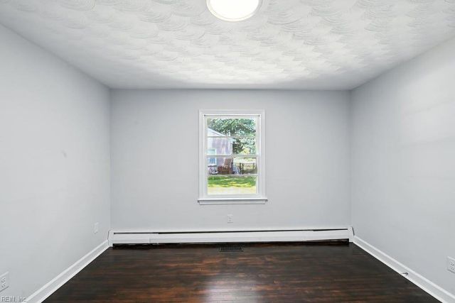 225 Betty CT, Norfolk, VA 23502