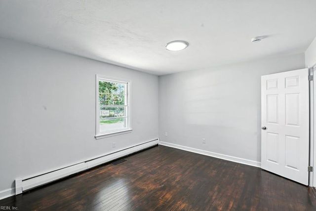 225 Betty CT, Norfolk, VA 23502