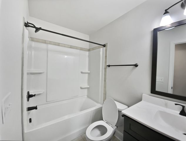 4048 Chapel Hill Rd, Clarksville, TN 37040
