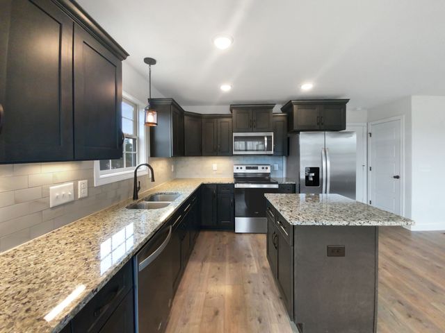 4048 Chapel Hill Rd, Clarksville, TN 37040