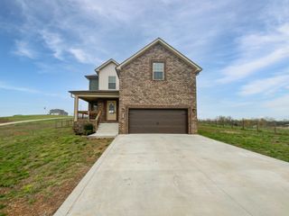 4048 Chapel Hill Rd, Clarksville, TN 37040