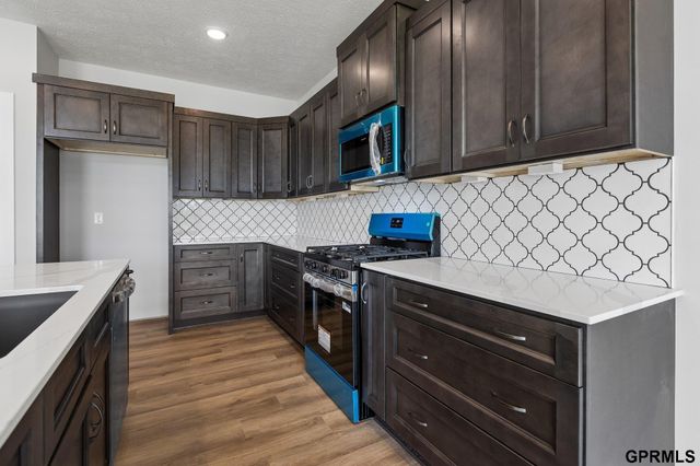 21907 McClellan Drive, Gretna, NE 68028