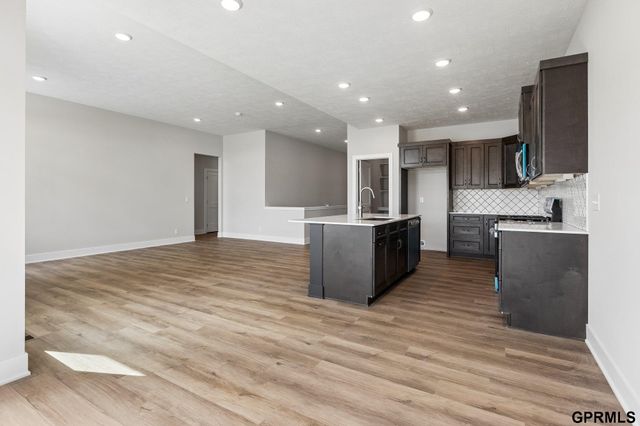 21907 McClellan Drive, Gretna, NE 68028