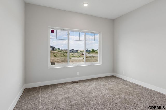 21907 McClellan Drive, Gretna, NE 68028