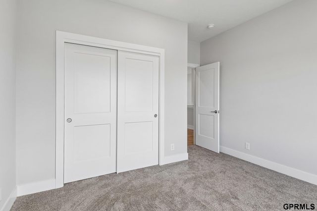 21907 McClellan Drive, Gretna, NE 68028
