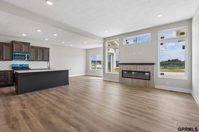 21907 McClellan Drive, Gretna, NE 68028