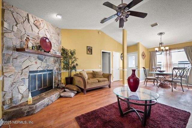 6433 N DIAMOND LEAF Court N, Jacksonville, FL 32244
