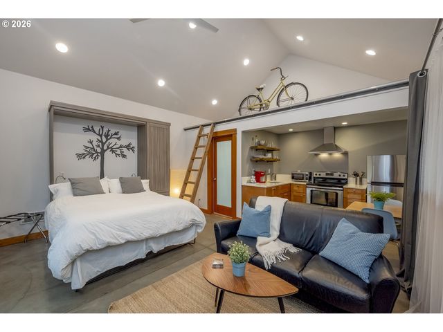 3317 Ne 58TH Ave, Portland, OR 97213