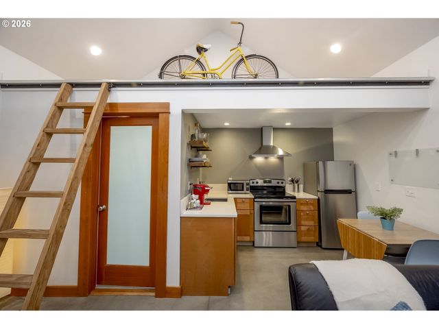 3317 Ne 58TH Ave, Portland, OR 97213