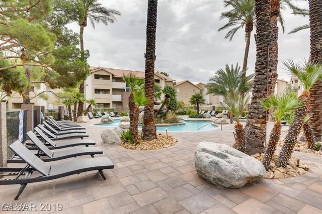 4200 South Valley View Boulevard 2001, Las Vegas, NV 89103