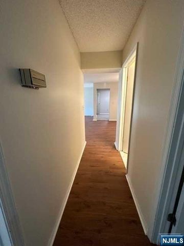 499 Quince Court, Mahwah, NJ 07430