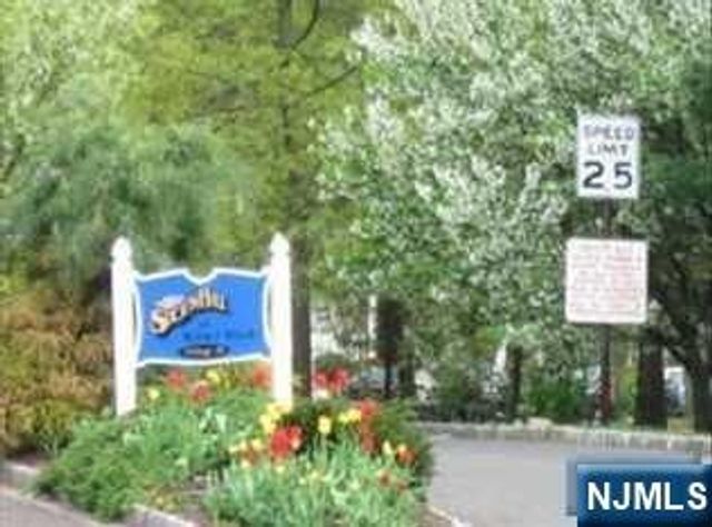 499 Quince Court, Mahwah, NJ 07430