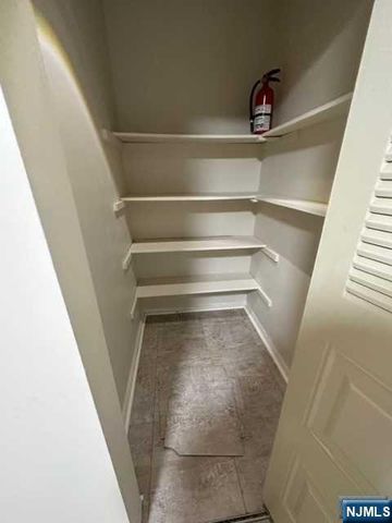 499 Quince Court, Mahwah, NJ 07430