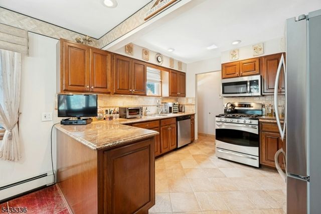 45 W Oldis St, Rochelle Park Twp., NJ 07662