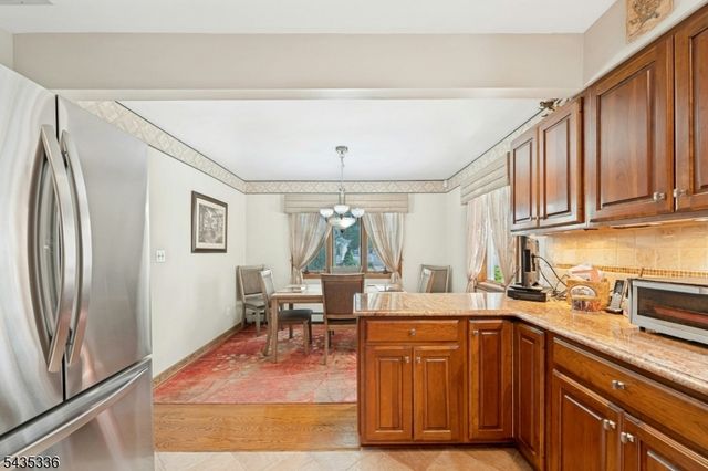 45 W Oldis St, Rochelle Park Twp., NJ 07662