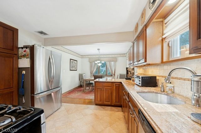 45 W Oldis St, Rochelle Park Twp., NJ 07662