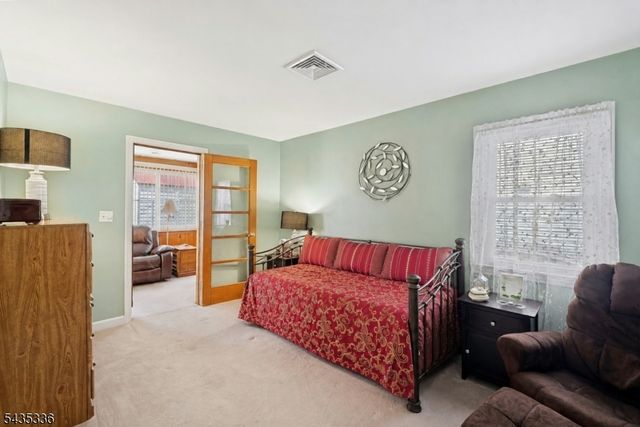 45 W Oldis St, Rochelle Park Twp., NJ 07662