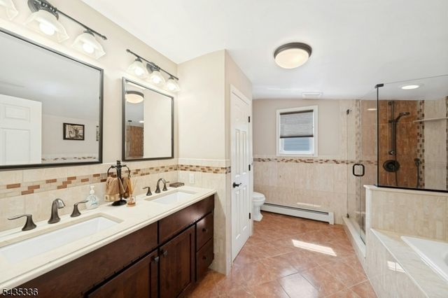 45 W Oldis St, Rochelle Park Twp., NJ 07662