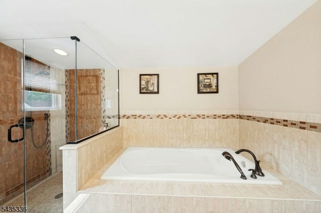45 W Oldis St, Rochelle Park Twp., NJ 07662