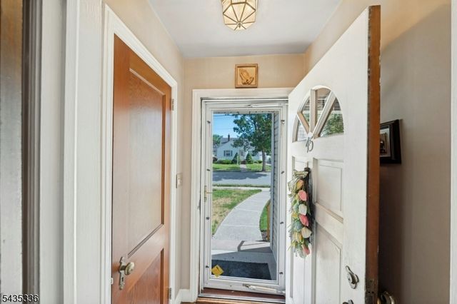 45 W Oldis St, Rochelle Park Twp., NJ 07662
