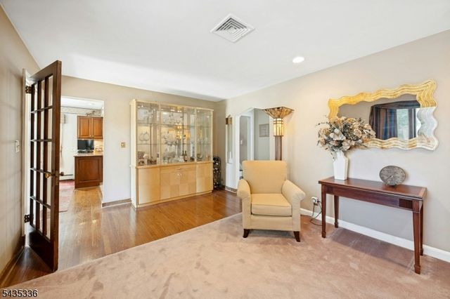 45 W Oldis St, Rochelle Park Twp., NJ 07662