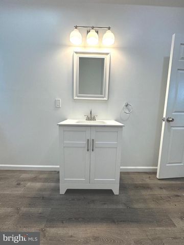 801 W BROAD ST, Bethlehem, PA 18018