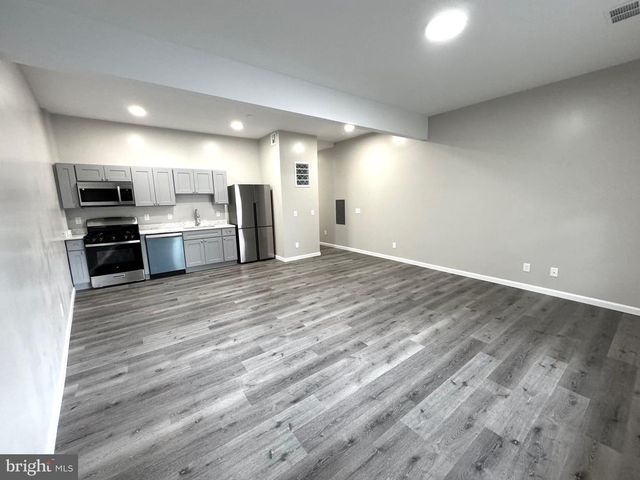 801 W BROAD ST, Bethlehem, PA 18018