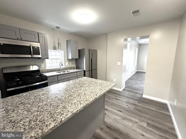 801 W BROAD ST, Bethlehem, PA 18018