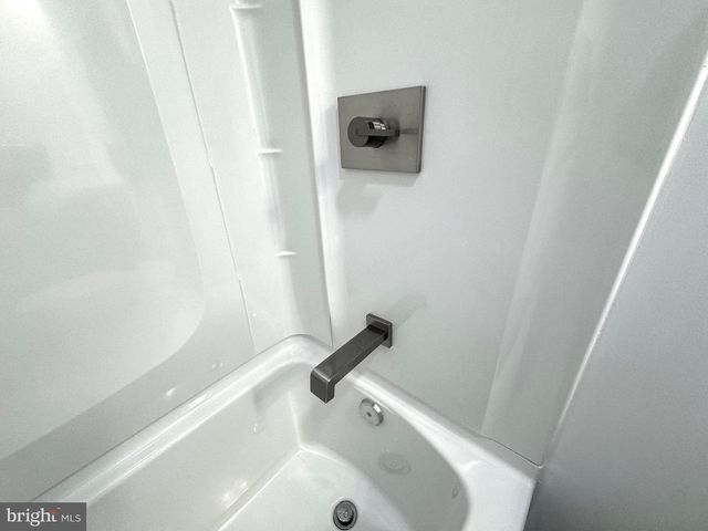 801 W BROAD ST, Bethlehem, PA 18018