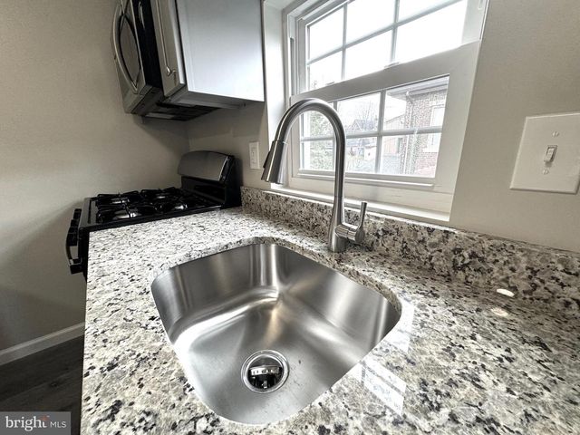 801 W BROAD ST, Bethlehem, PA 18018