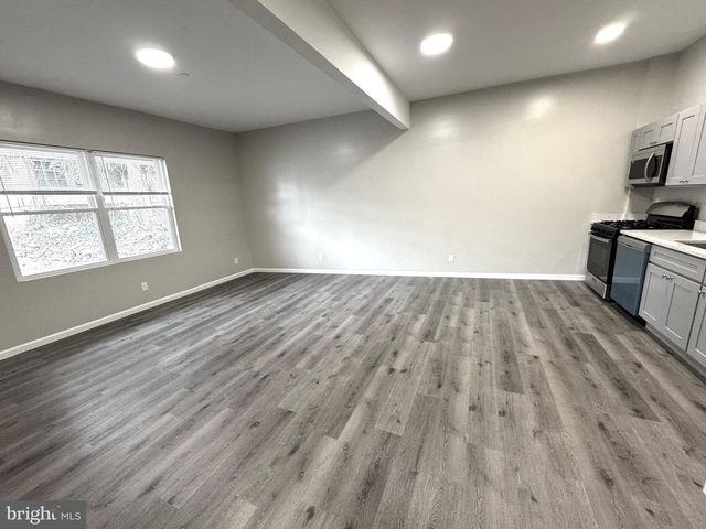 801 W BROAD ST, Bethlehem, PA 18018