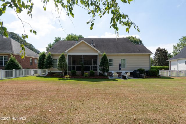 1116 Oak Hill Drive, Greenville, NC 27858