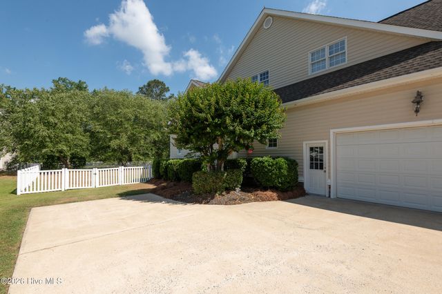 1116 Oak Hill Drive, Greenville, NC 27858