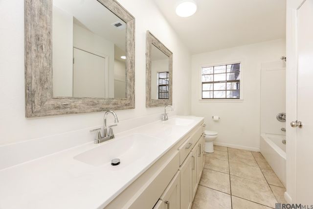 28080 Mcarthur Dr, Livingston, LA 70754