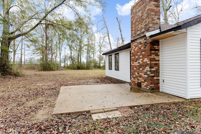 28080 Mcarthur Dr, Livingston, LA 70754