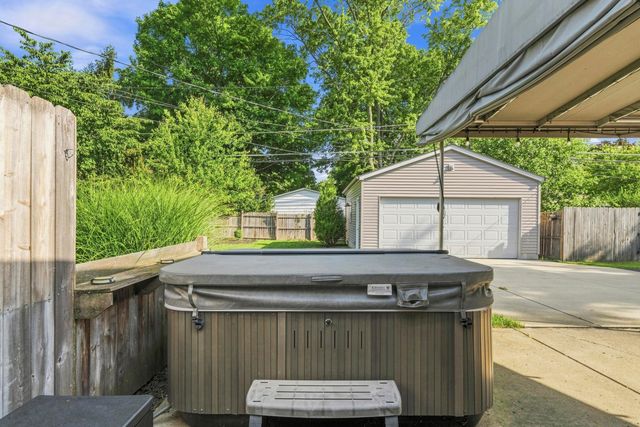 1950 Langham Road, Upper Arlington, OH 43221