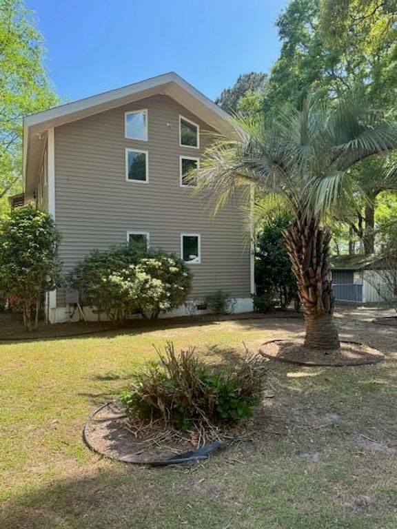 1386 Forest Lake Drive, Manning, SC 29102