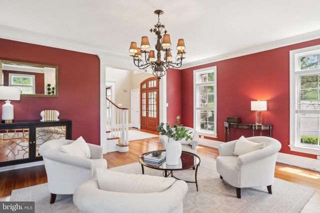 2 AUTUMN MEADOW LN, Malvern, PA 19355