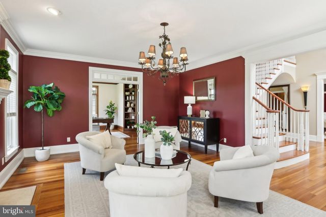 2 AUTUMN MEADOW LN, Malvern, PA 19355