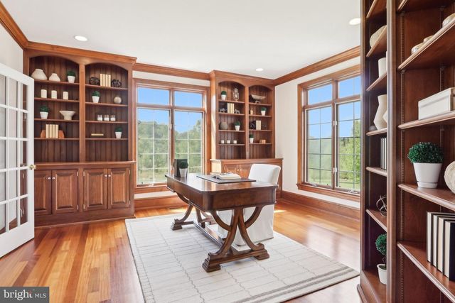 2 AUTUMN MEADOW LN, Malvern, PA 19355