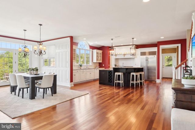 2 AUTUMN MEADOW LN, Malvern, PA 19355