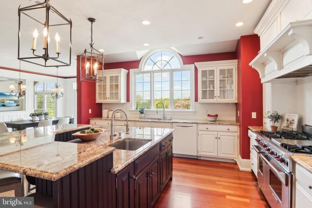 2 AUTUMN MEADOW LN, Malvern, PA 19355