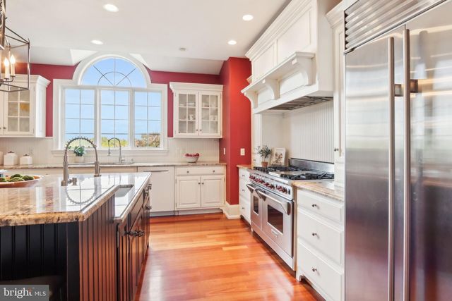 2 AUTUMN MEADOW LN, Malvern, PA 19355