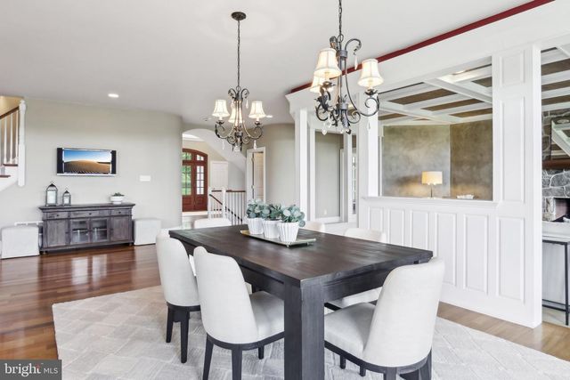 2 AUTUMN MEADOW LN, Malvern, PA 19355