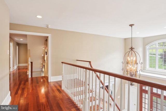 2 AUTUMN MEADOW LN, Malvern, PA 19355