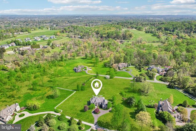 2 AUTUMN MEADOW LN, Malvern, PA 19355