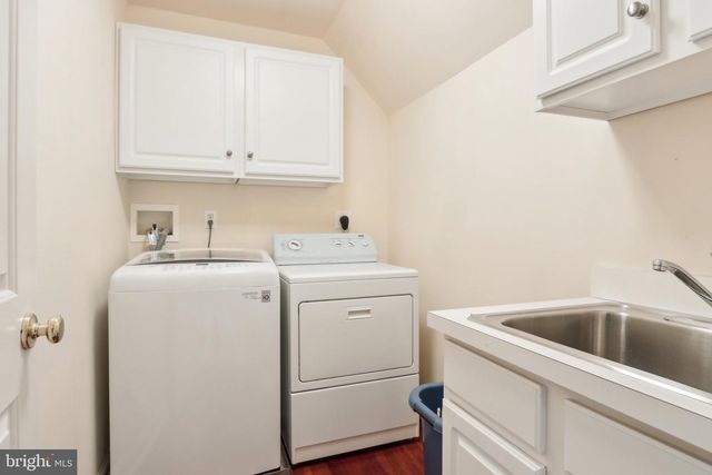 2 AUTUMN MEADOW LN, Malvern, PA 19355