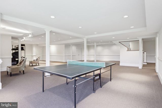 2 AUTUMN MEADOW LN, Malvern, PA 19355