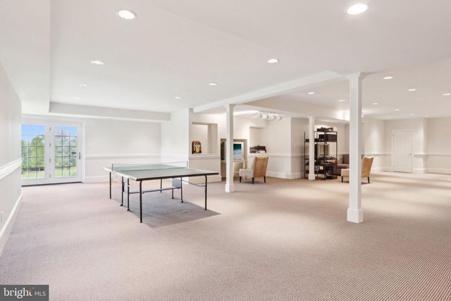 2 AUTUMN MEADOW LN, Malvern, PA 19355