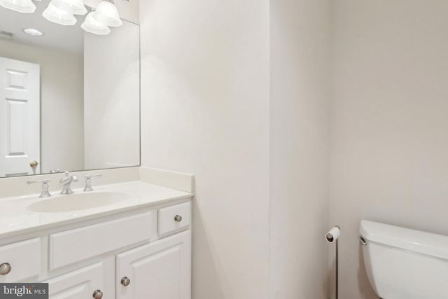 2 AUTUMN MEADOW LN, Malvern, PA 19355